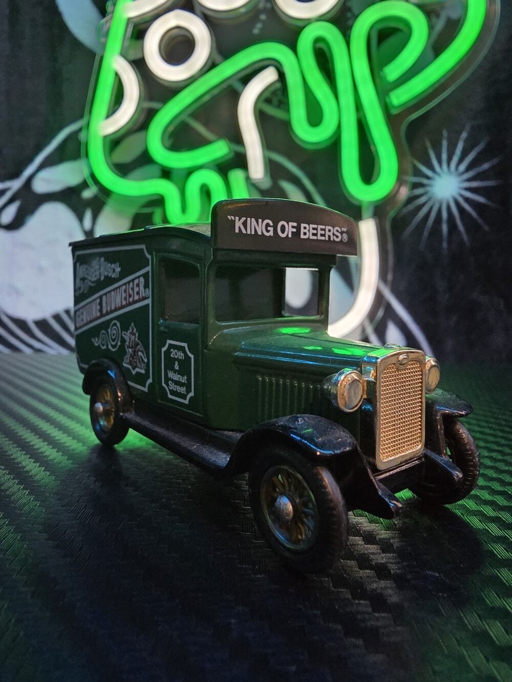 Lledo Days Gone 1934 Chevrolet Delivery Anheuser-Busch Genuine Budweiser 1979